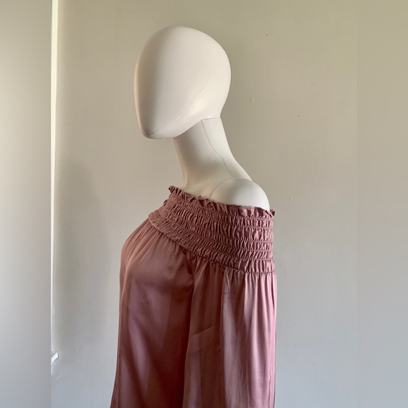 NWOT Marciano Naïda Cold Shoulder Blouse in Rosé - Picture 3 of 6